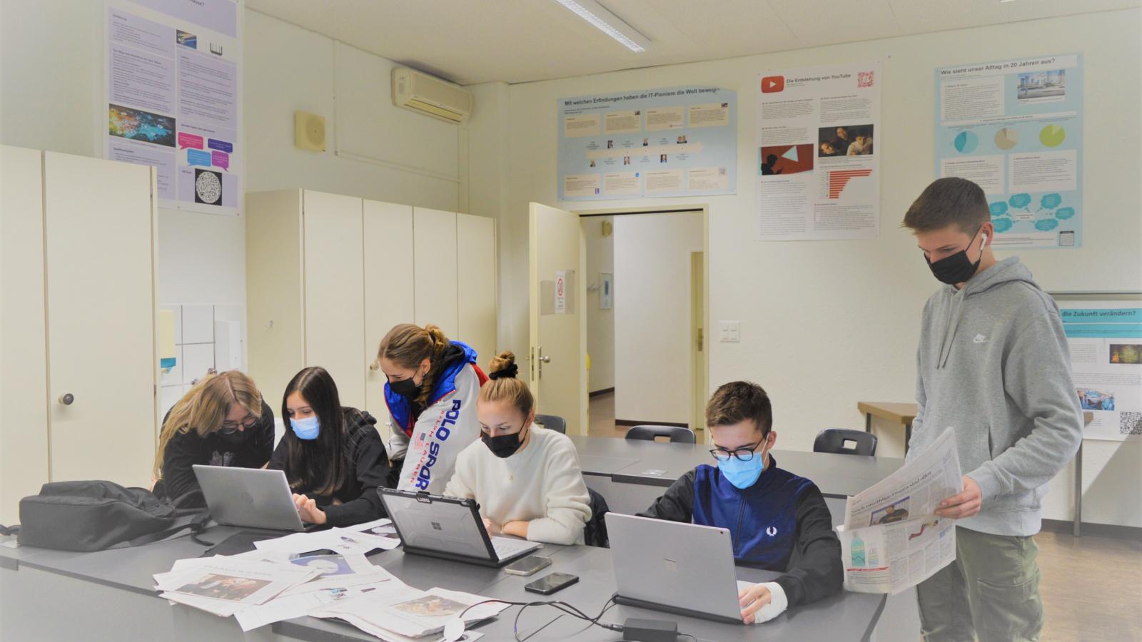 Zeitungsproduktion am BWZ Zeitungsproduktion